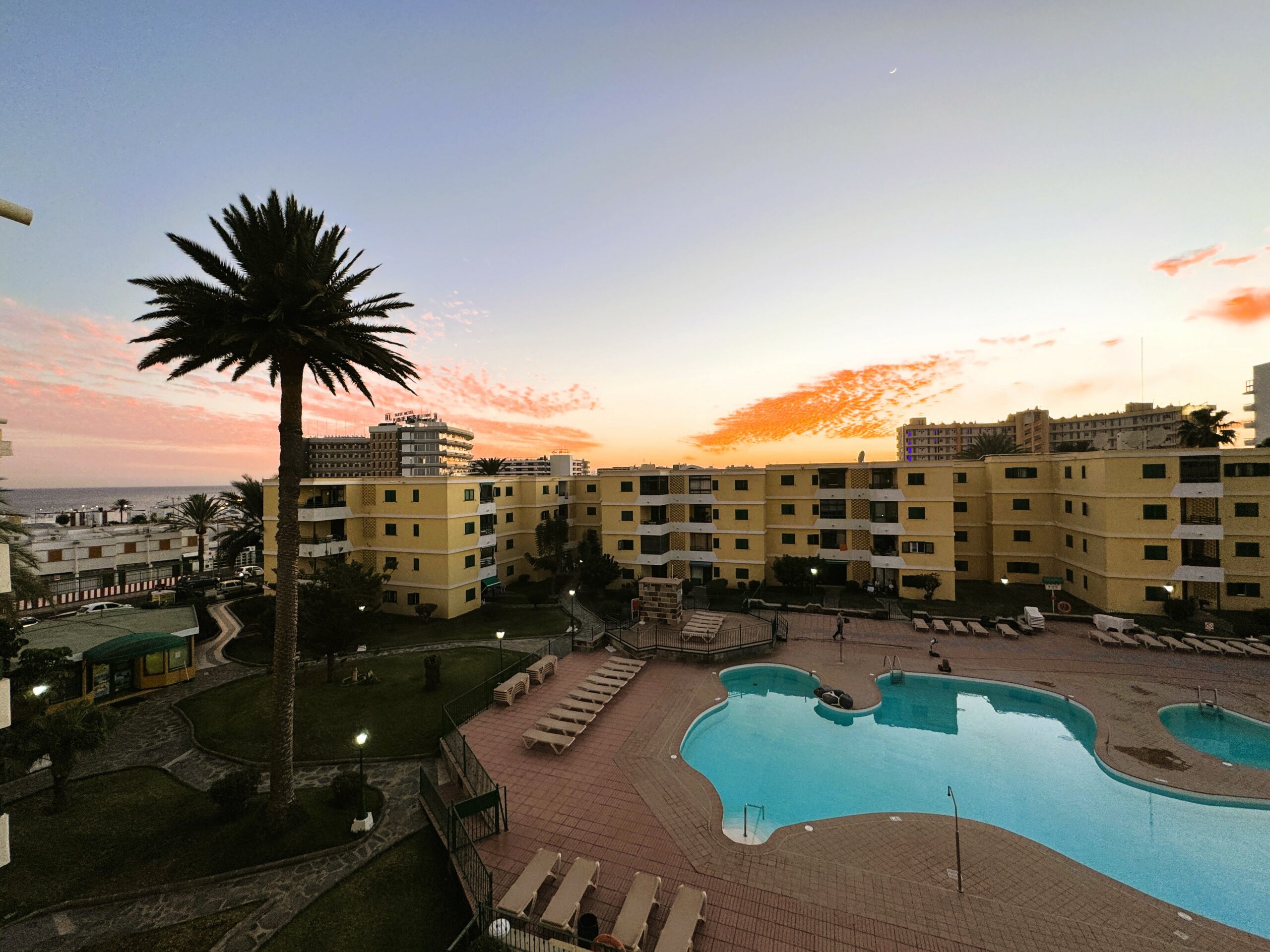Las Olas Sun: 5 min to the beach